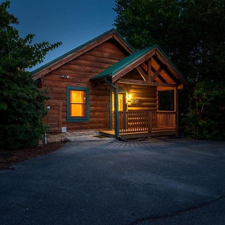 Cozy Log Cabin!! In Heart Of Pf & Close To The Smokies Pigeon Forge Eksteriør bilde