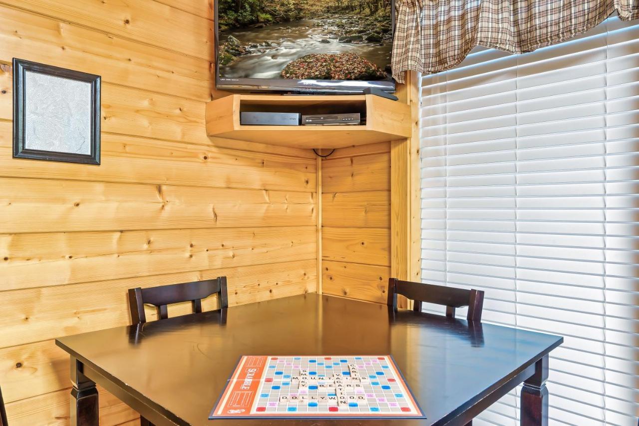 Cozy Log Cabin!! In Heart Of Pf & Close To The Smokies Pigeon Forge Eksteriør bilde